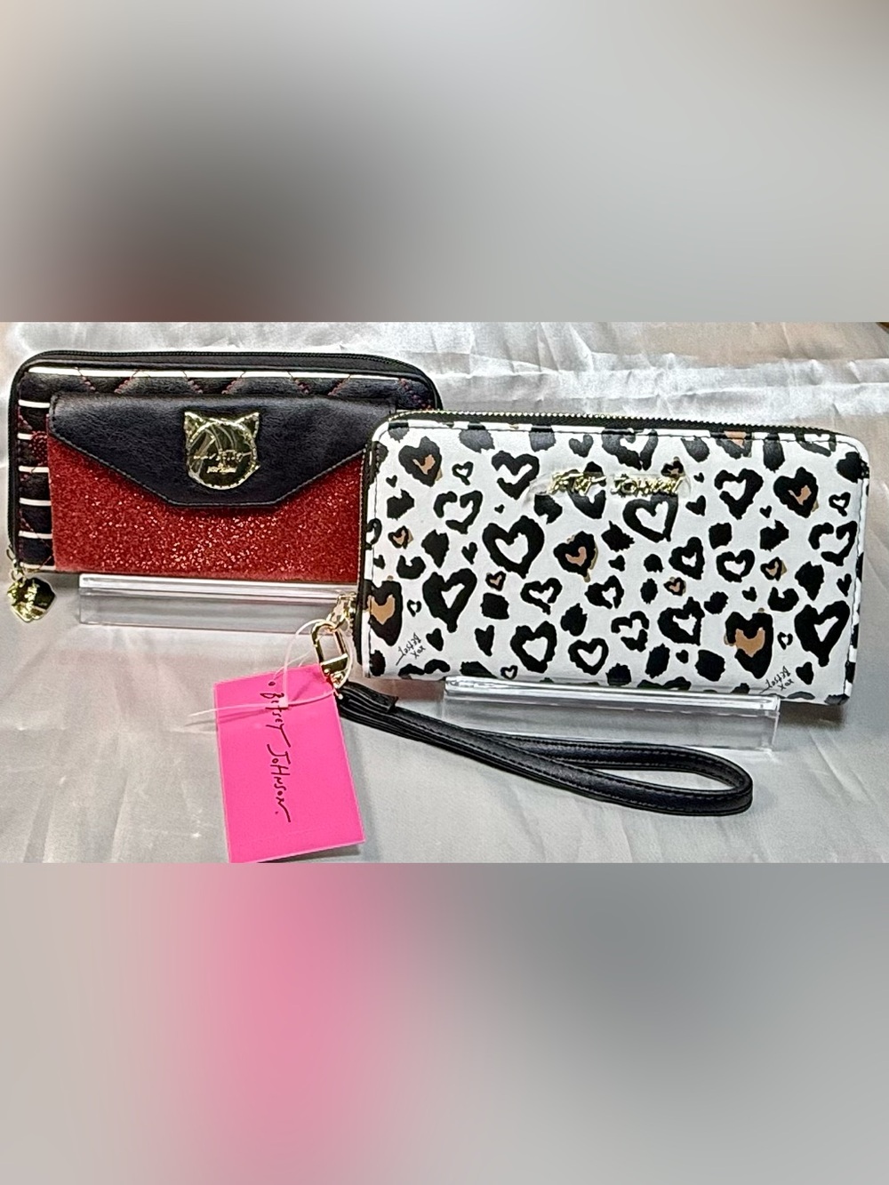 Betsey Johnson 🔥2fer🔥White Leopard Heart and seed Cat Glitter Wristlet Wallets